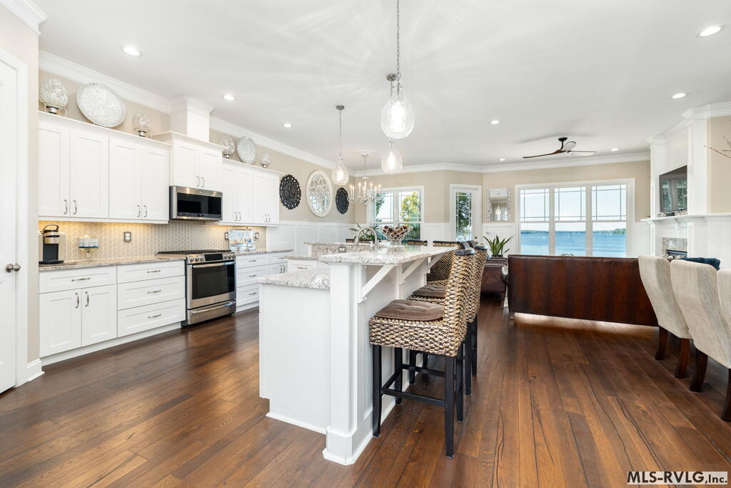 111 Coveside Ct.