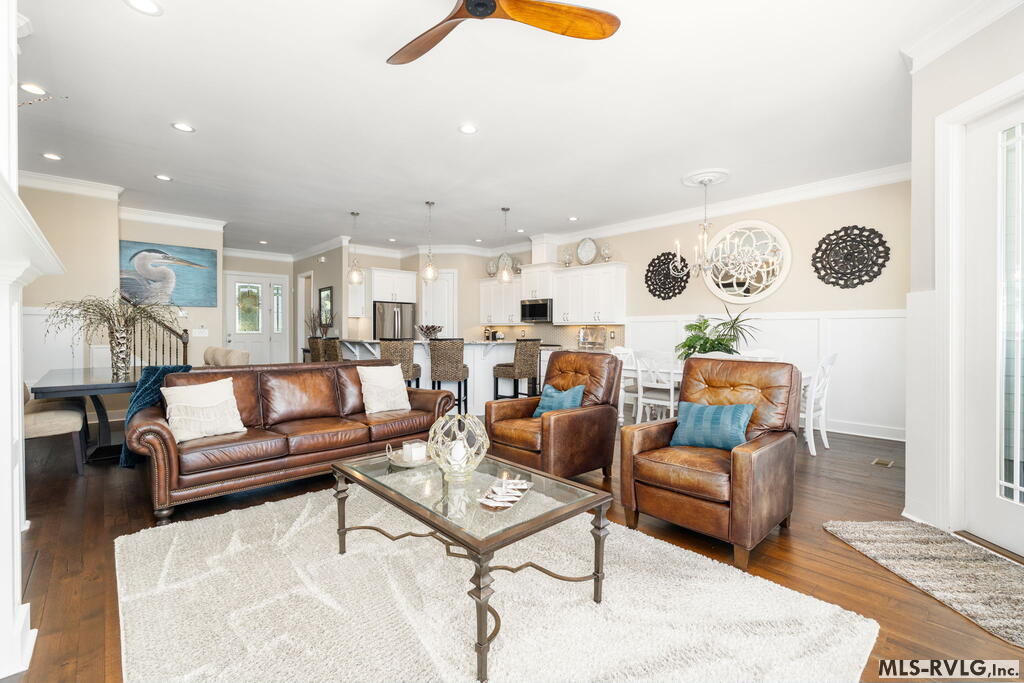 111 Coveside Ct.