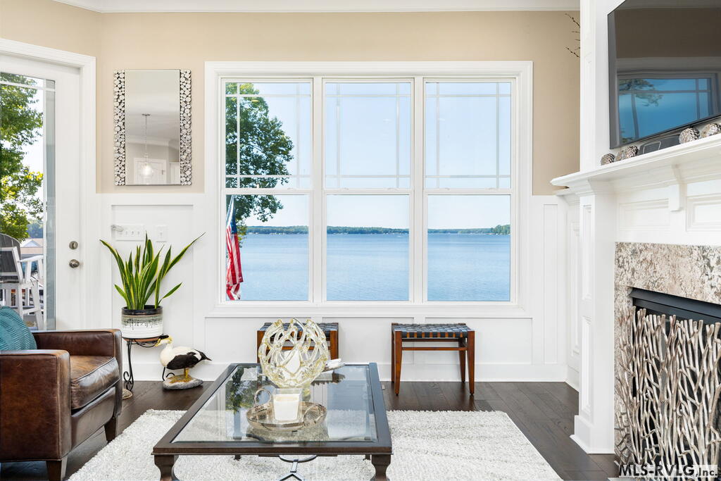111 Coveside Ct.