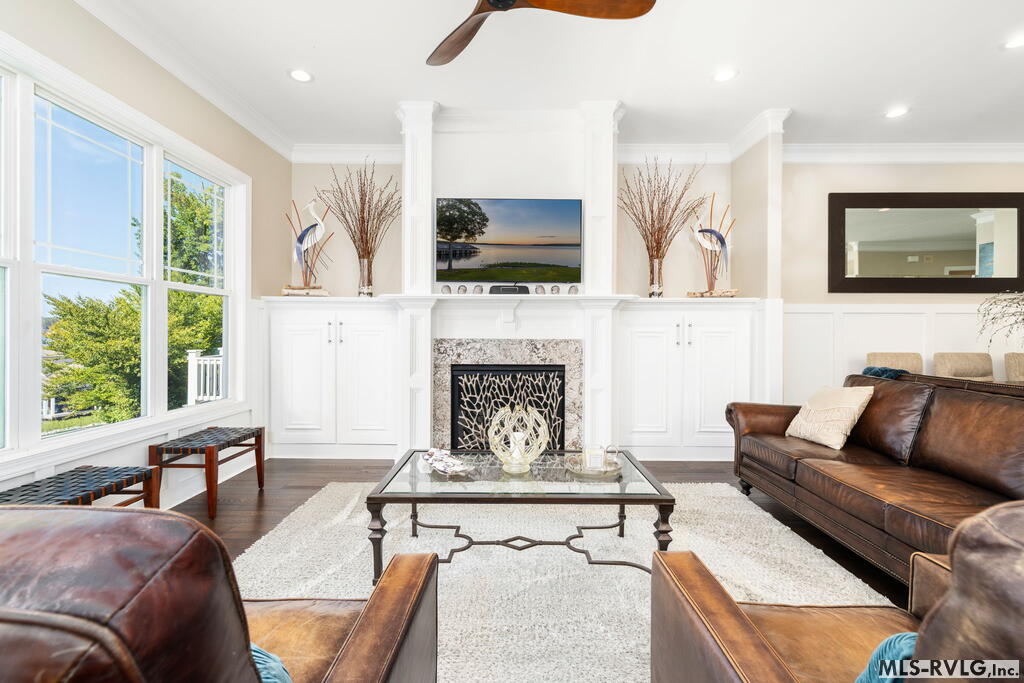 111 Coveside Ct.