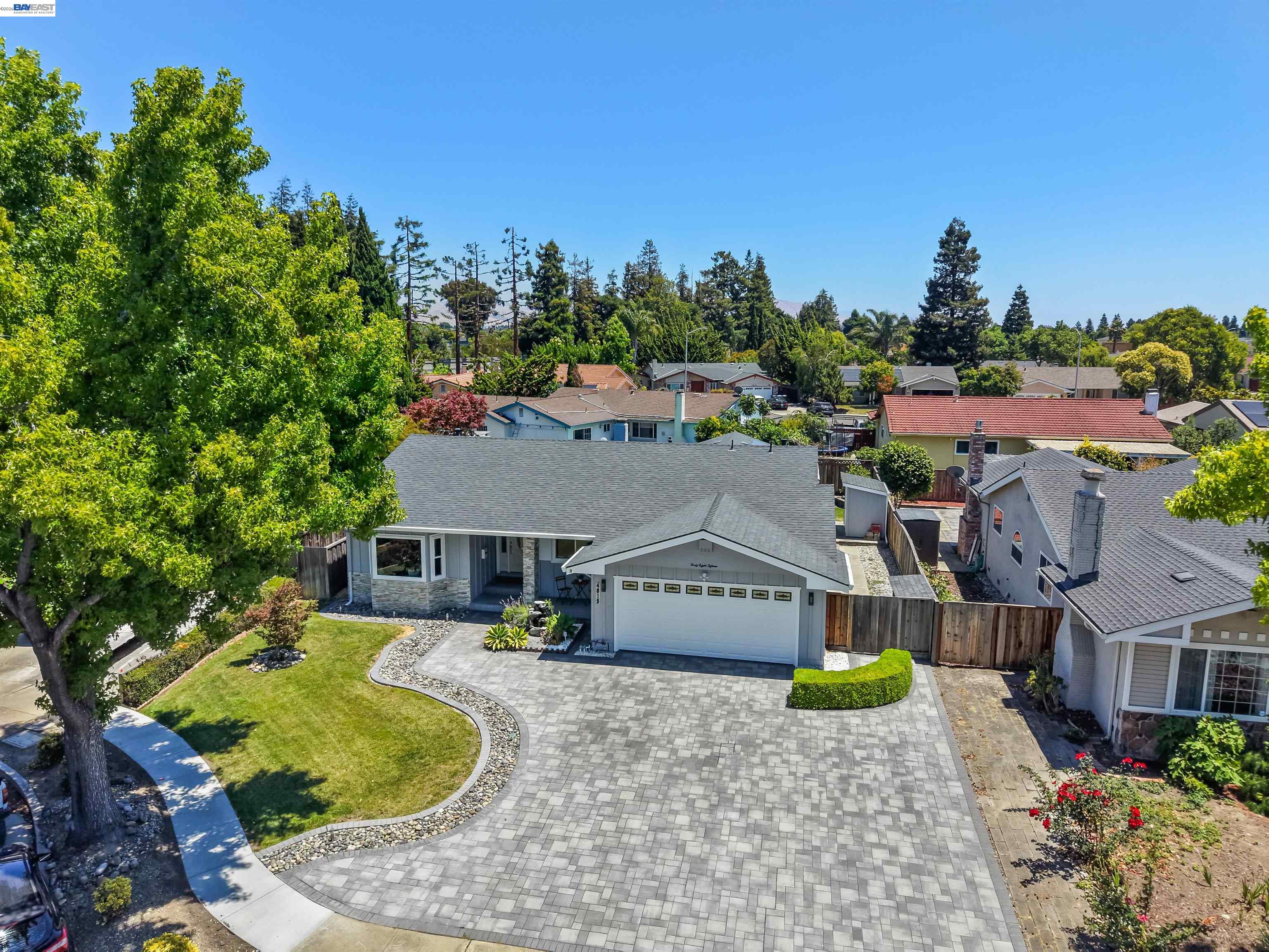 4815 Windermere Dr