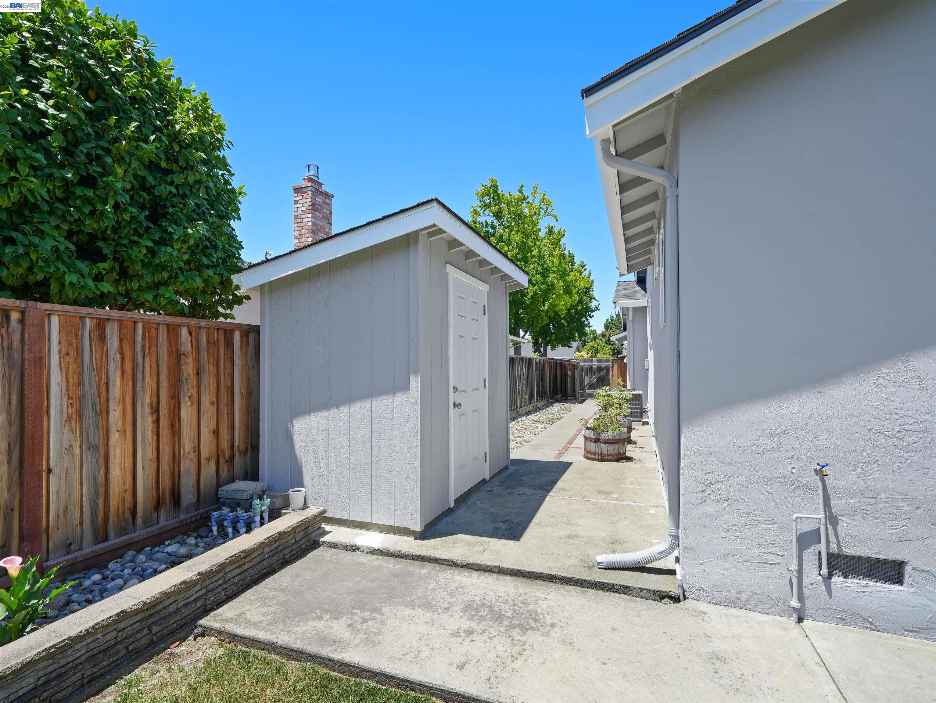 4815 Windermere Dr