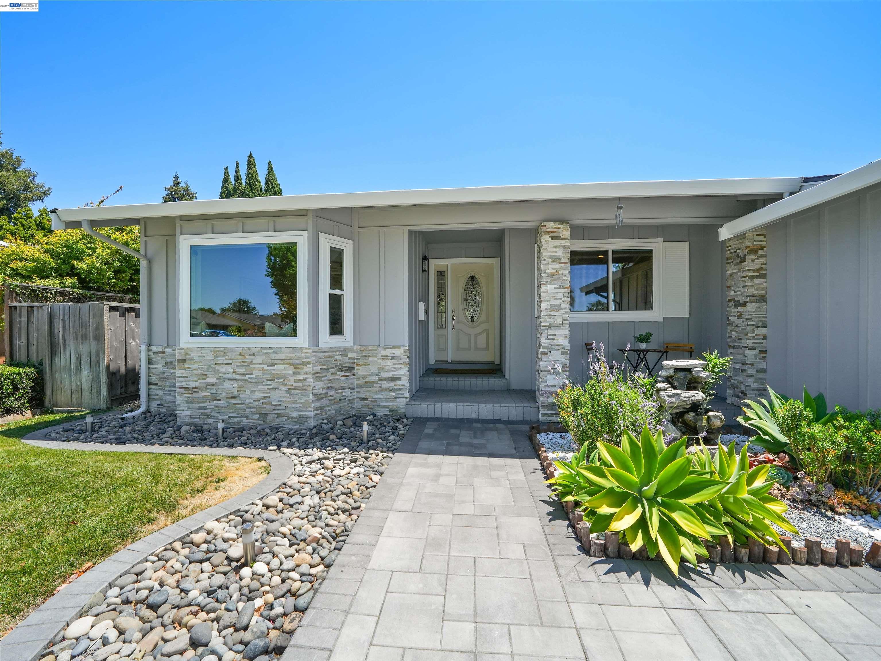 4815 Windermere Dr