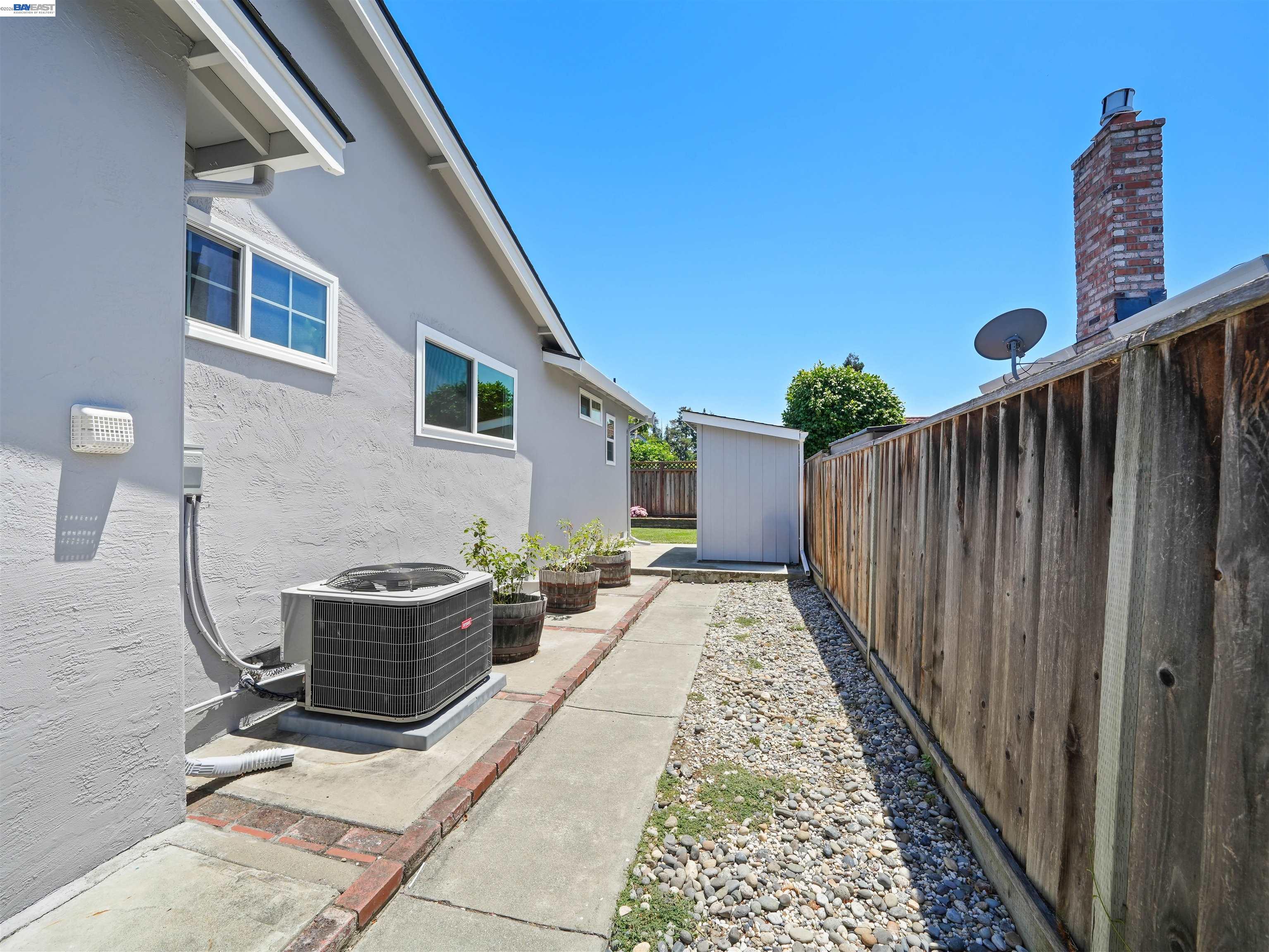 4815 Windermere Dr