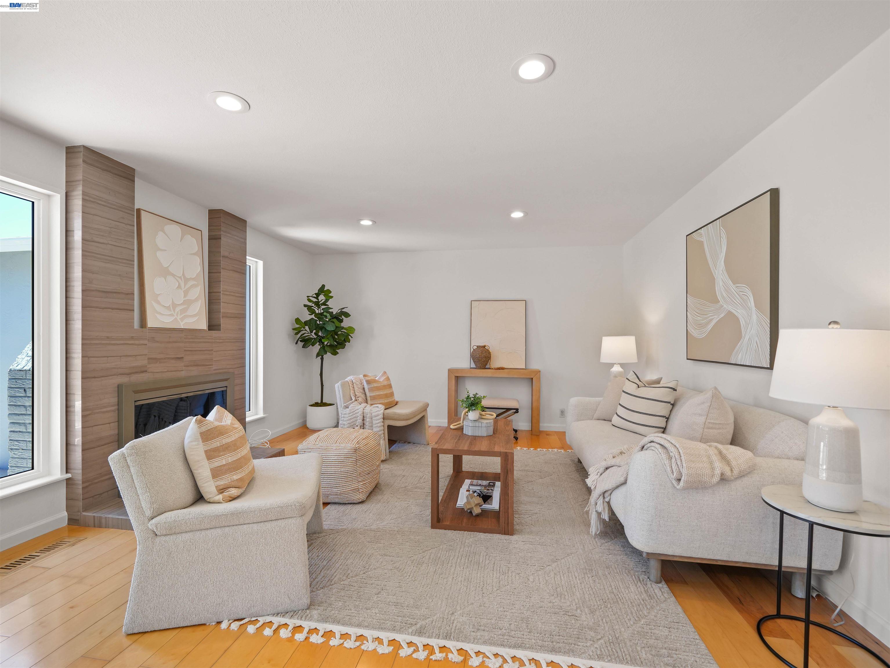 4815 Windermere Dr