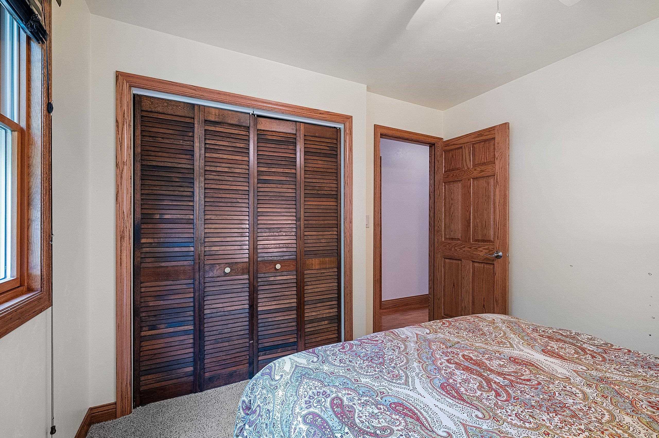 17890 W WHEELER Lane