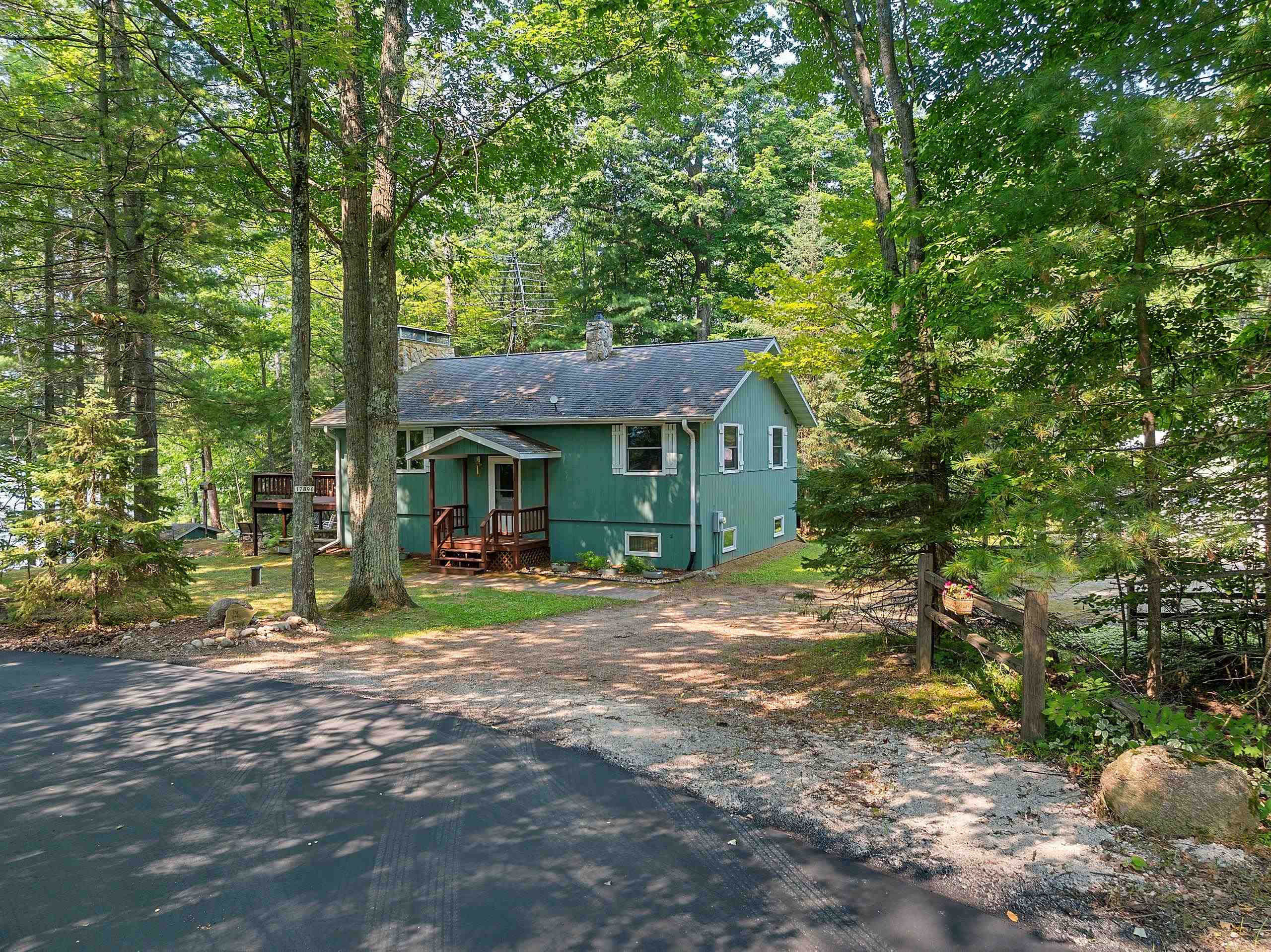 17890 W WHEELER Lane