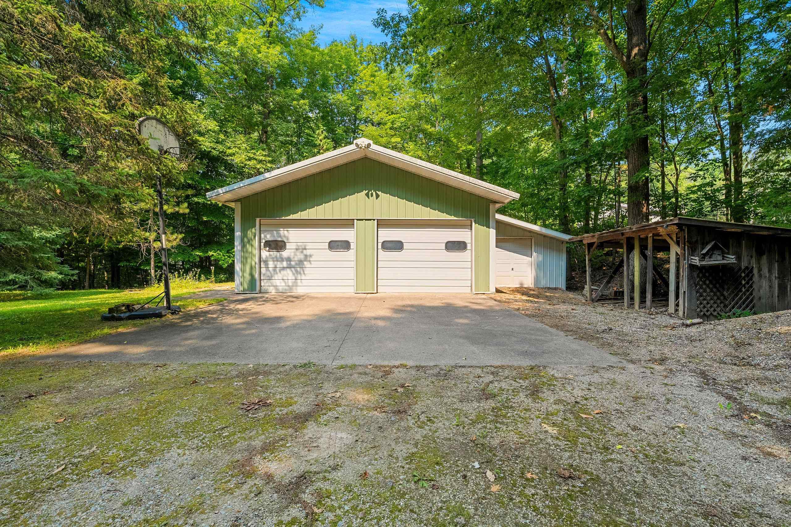 17890 W WHEELER Lane