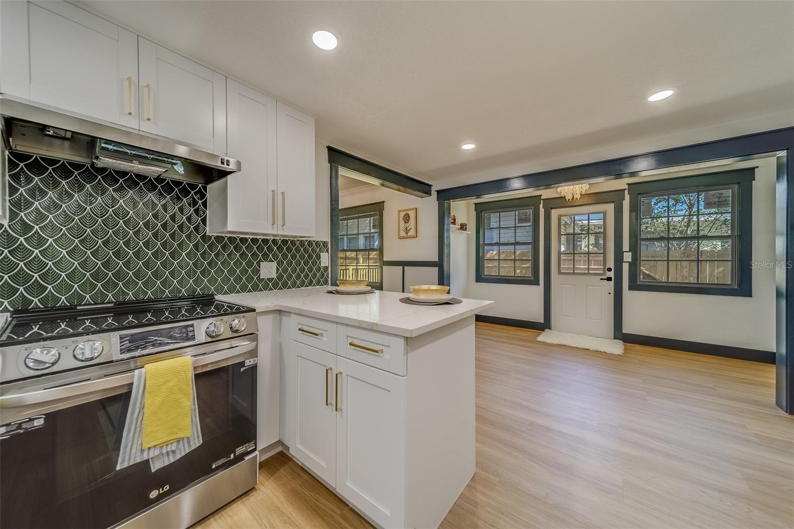 2960 DARTMOUTH AVE N