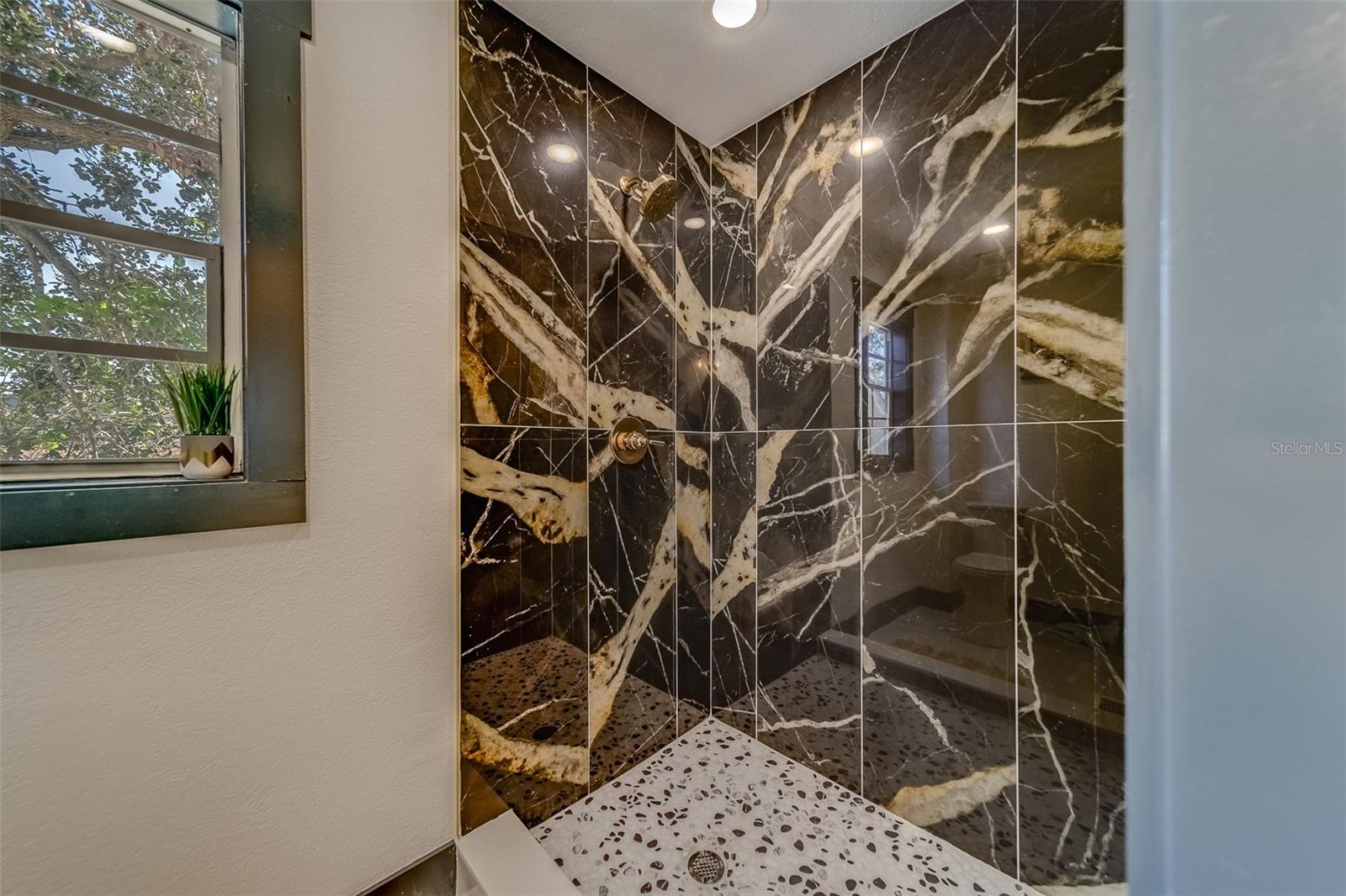 2960 DARTMOUTH AVE N