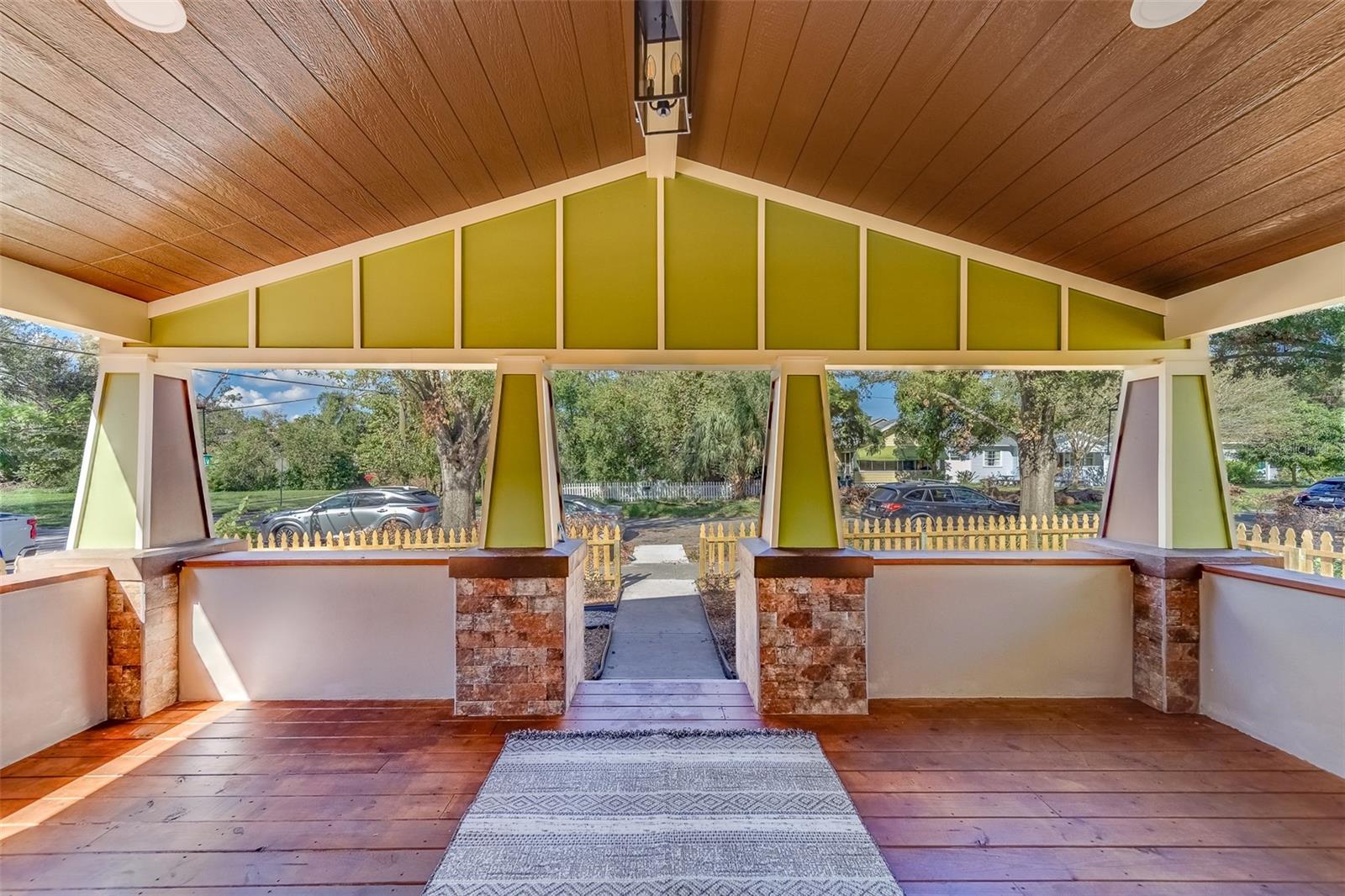 2960 DARTMOUTH AVE N