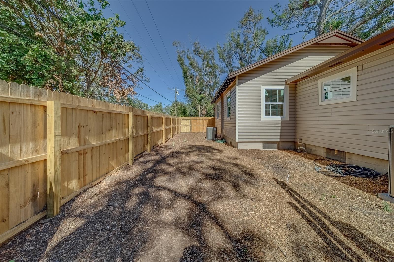 2960 DARTMOUTH AVE N