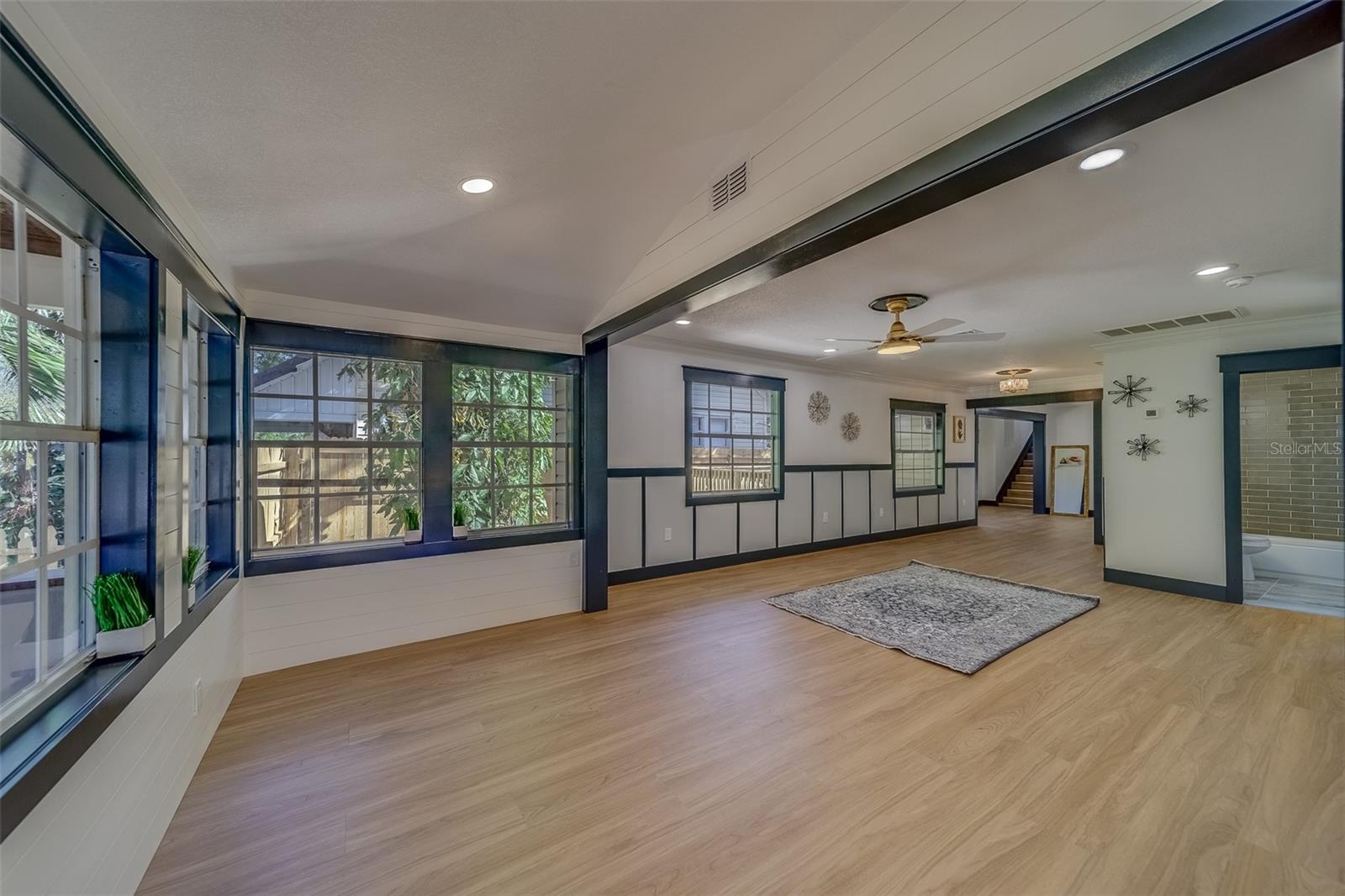 2960 DARTMOUTH AVE N