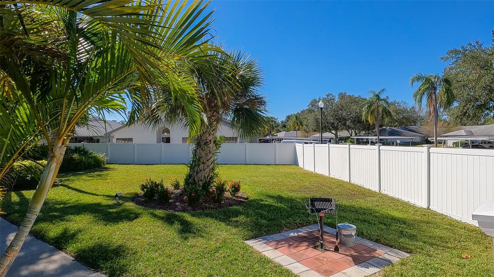 2725 COUNTRYSIDE BLVD #102