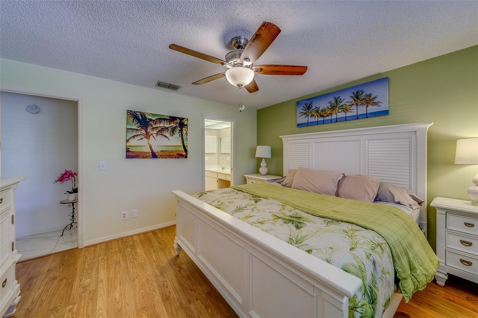 2725 COUNTRYSIDE BLVD #102