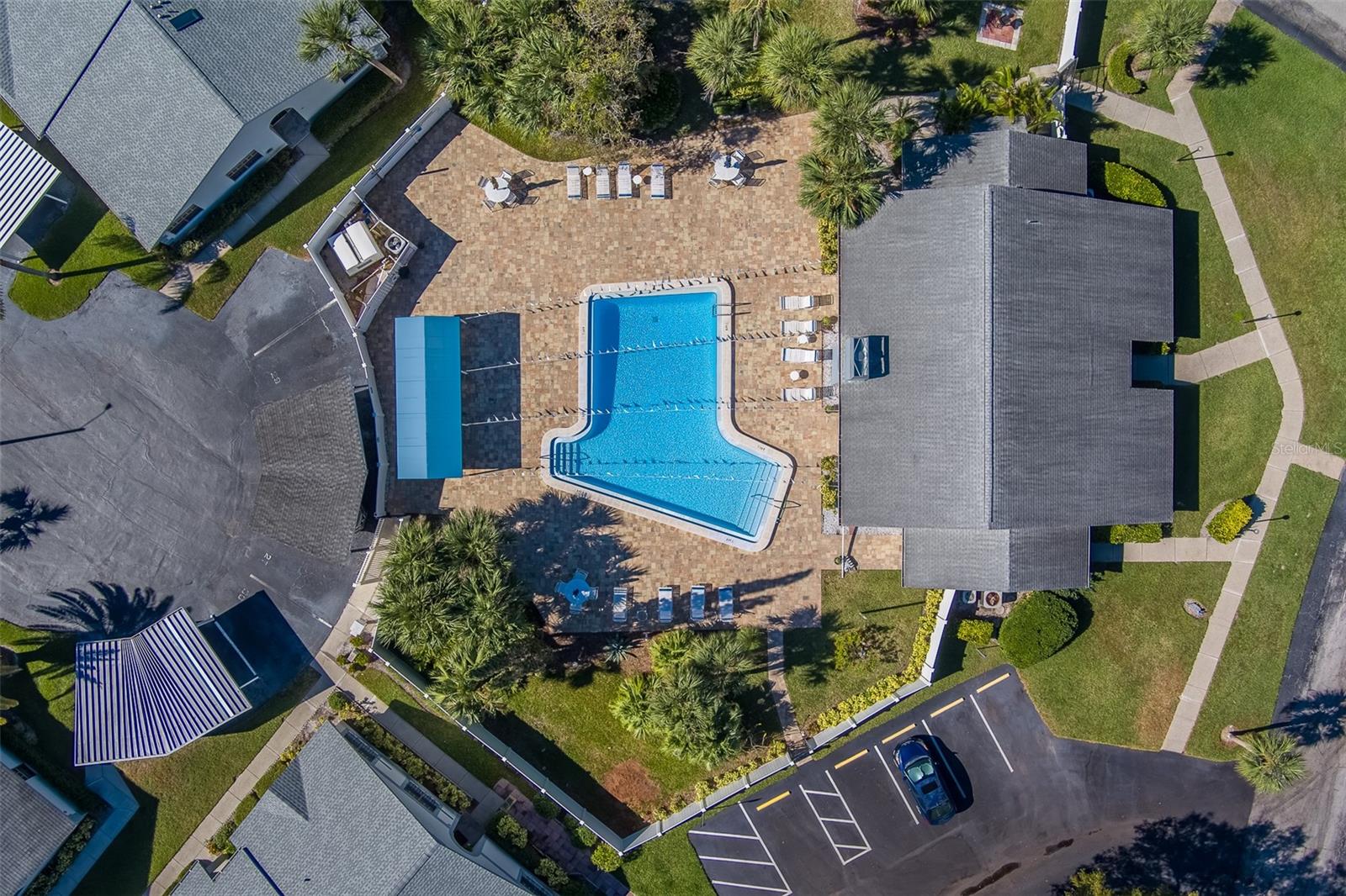 2725 COUNTRYSIDE BLVD #102