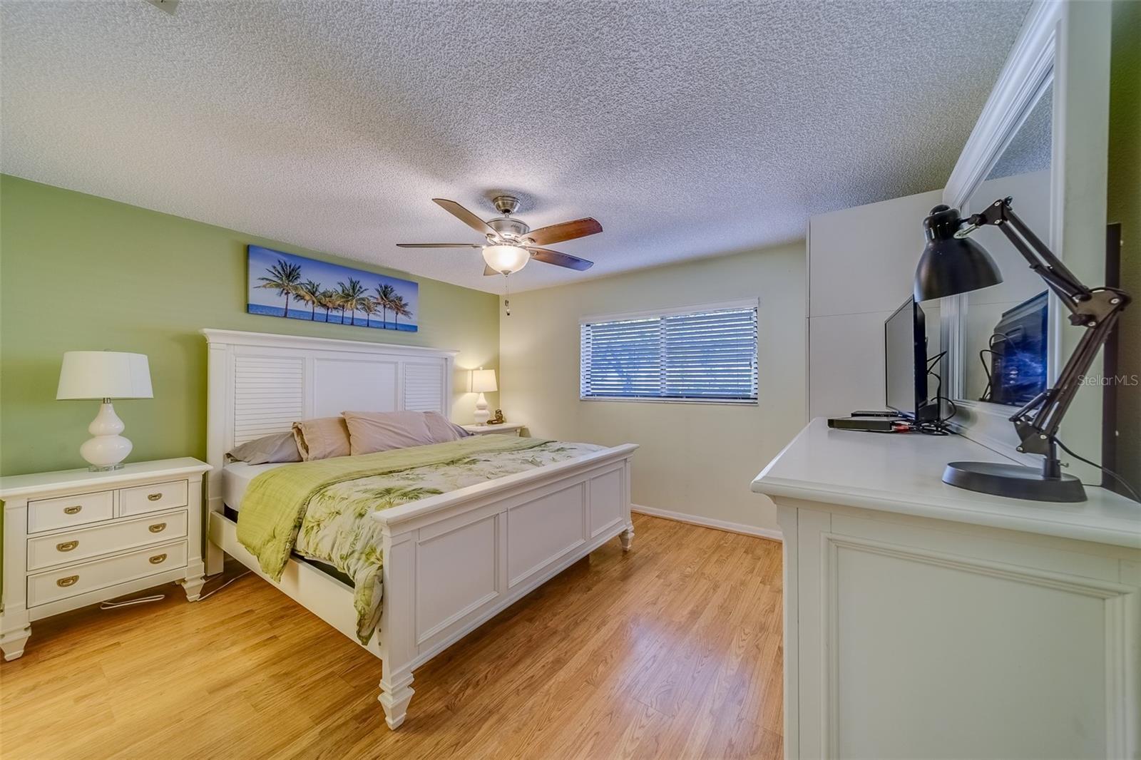 2725 COUNTRYSIDE BLVD #102