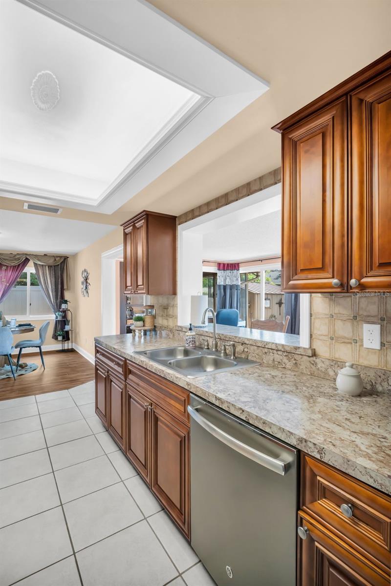 2597 BRAMBLEWOOD DR E