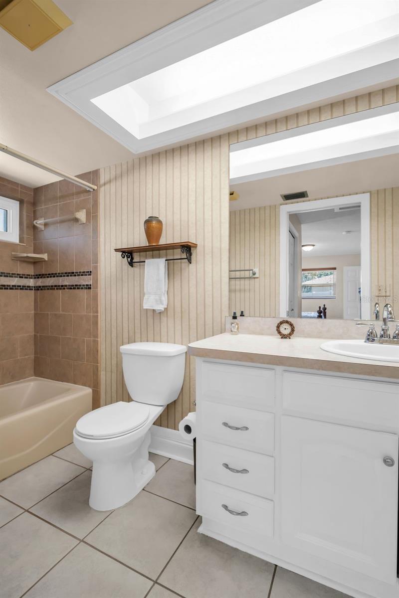 2597 BRAMBLEWOOD DR E