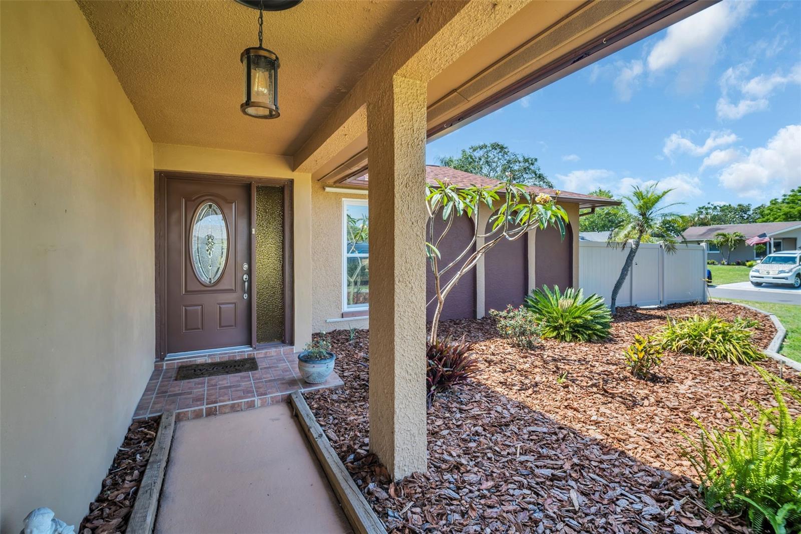 2597 BRAMBLEWOOD DR E