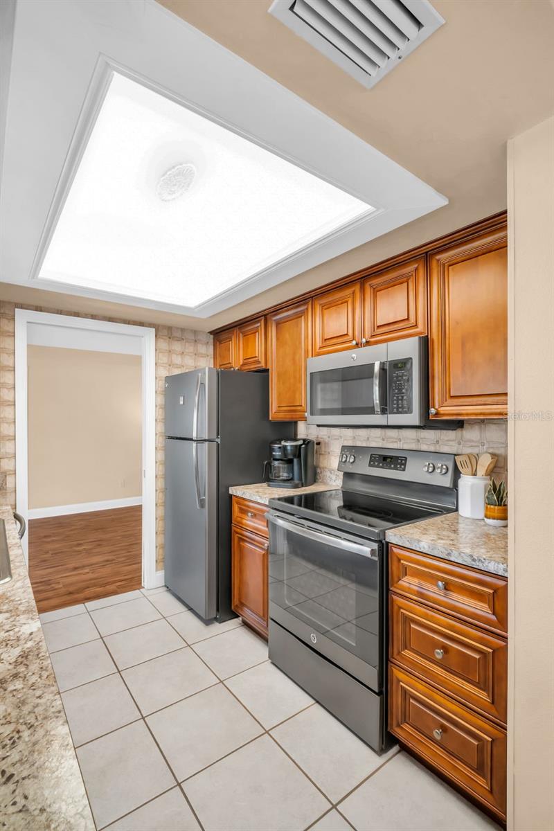 2597 BRAMBLEWOOD DR E