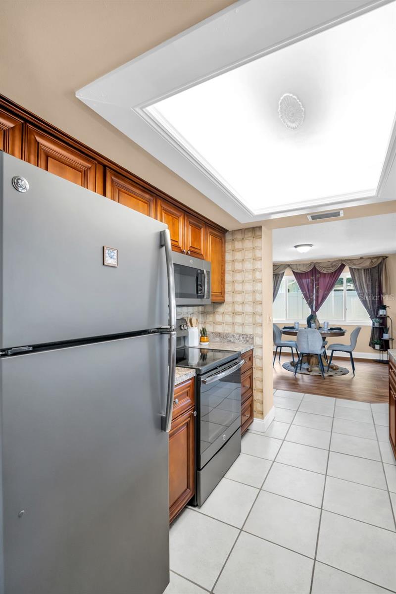 2597 BRAMBLEWOOD DR E