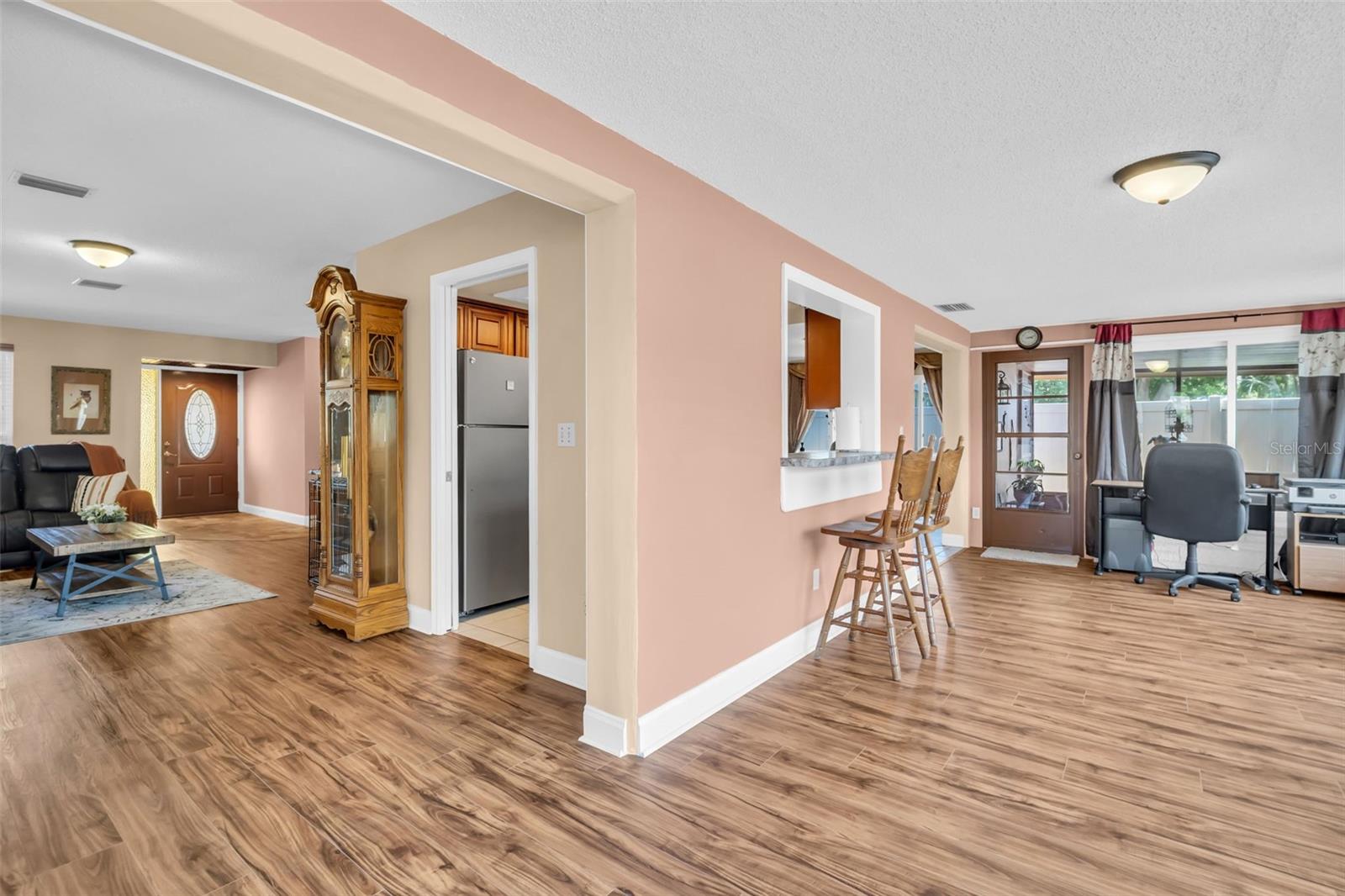 2597 BRAMBLEWOOD DR E