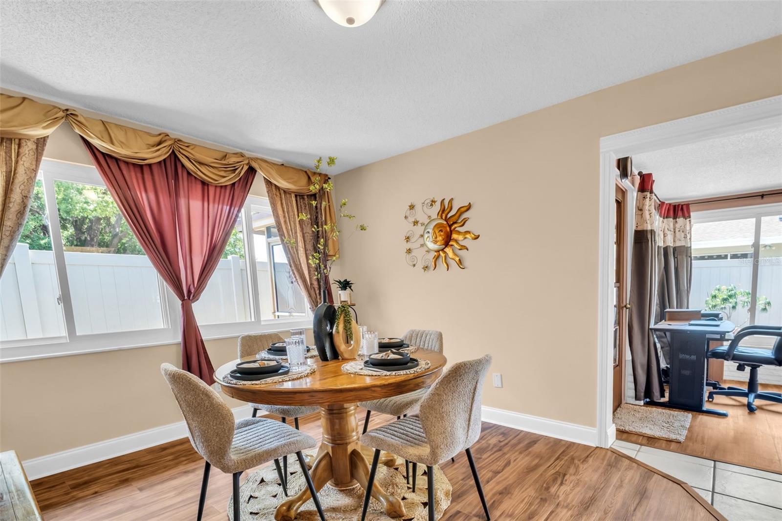 2597 BRAMBLEWOOD DR E