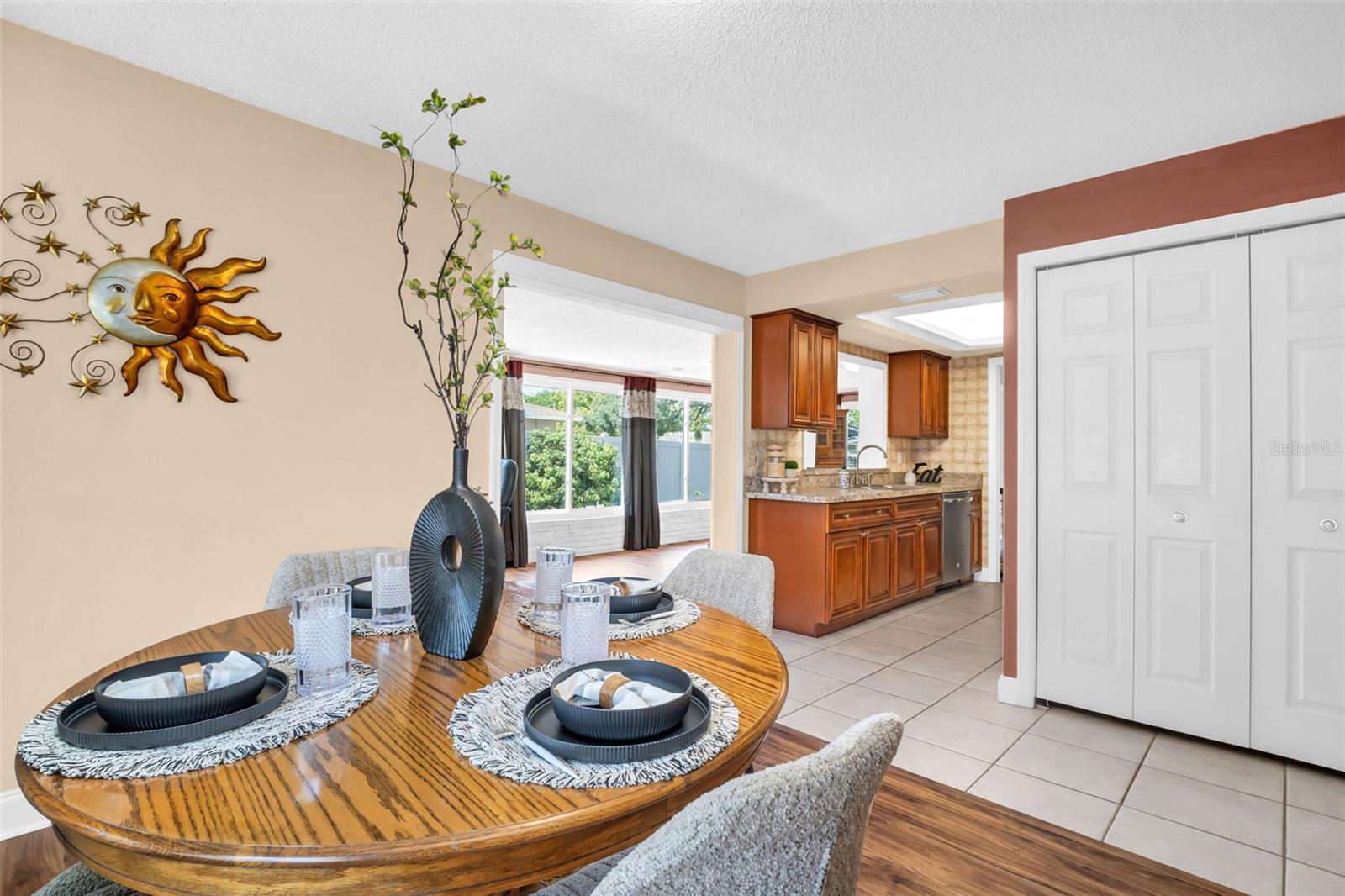 2597 BRAMBLEWOOD DR E