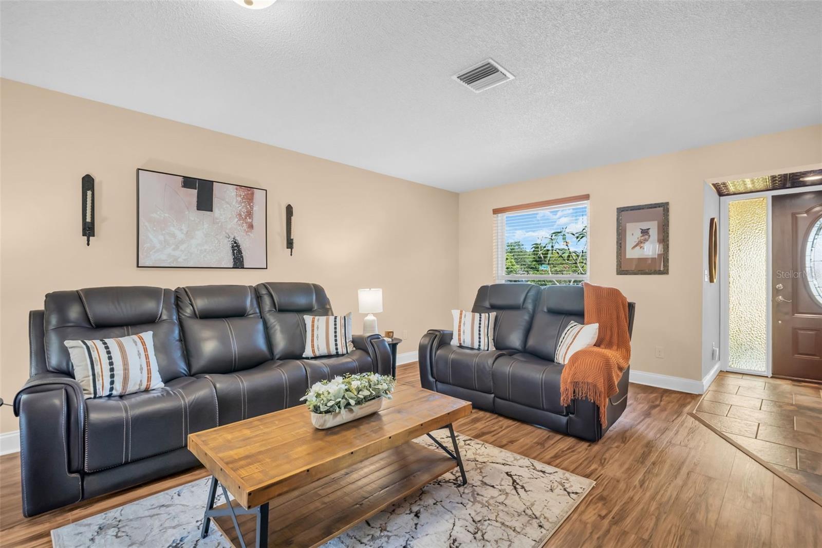 2597 BRAMBLEWOOD DR E