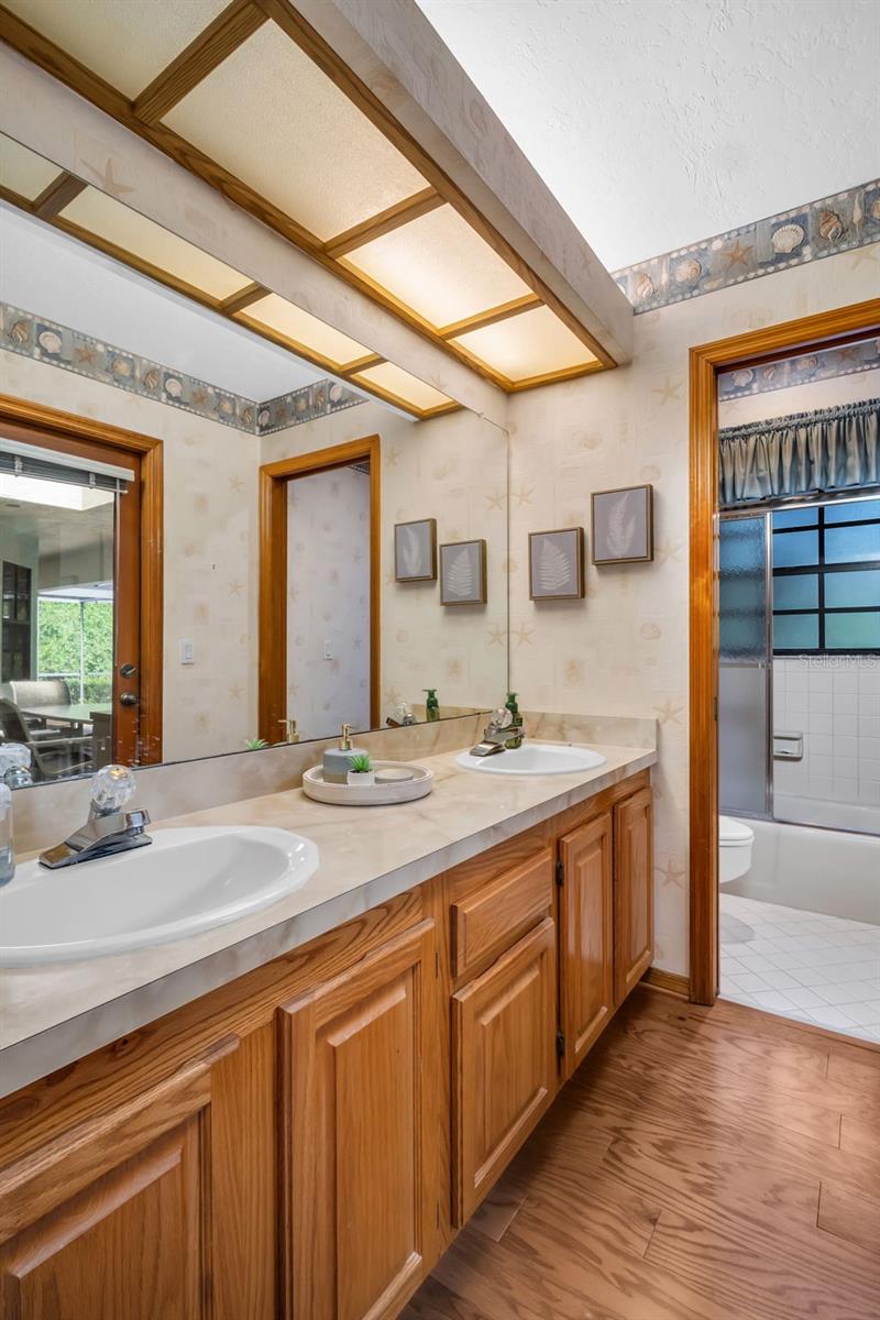 10 GREENHAVEN CIR