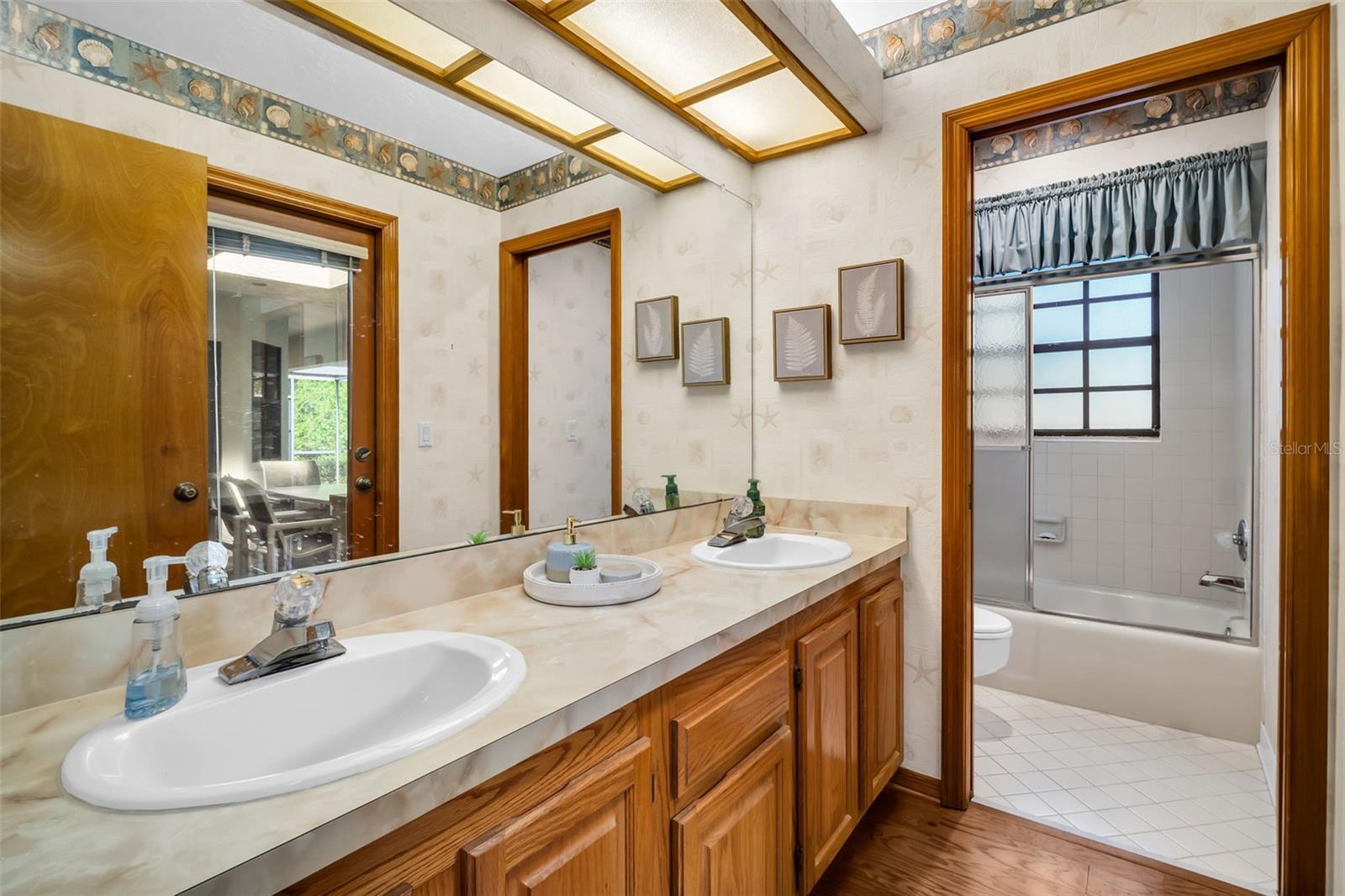 10 GREENHAVEN CIR