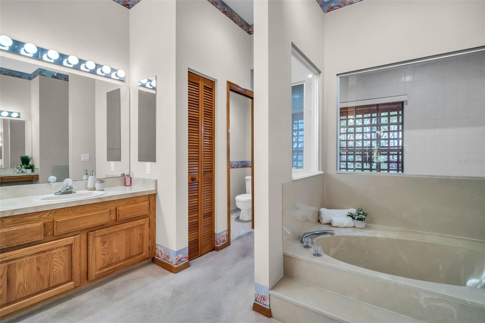 10 GREENHAVEN CIR