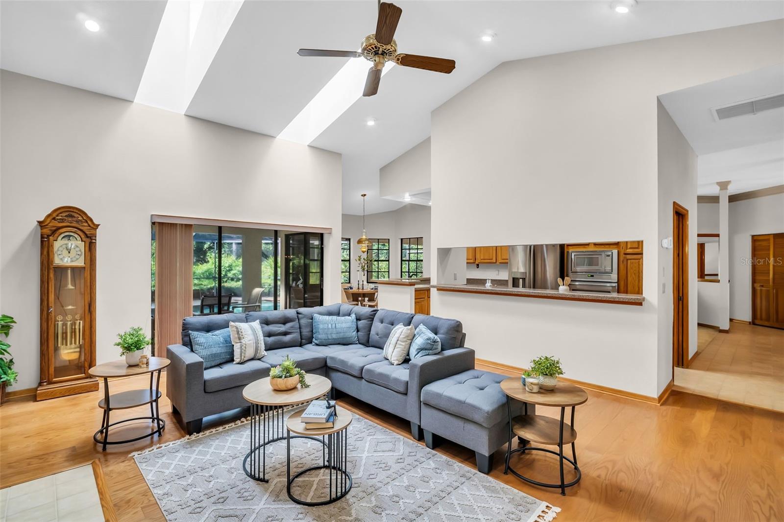10 GREENHAVEN CIR