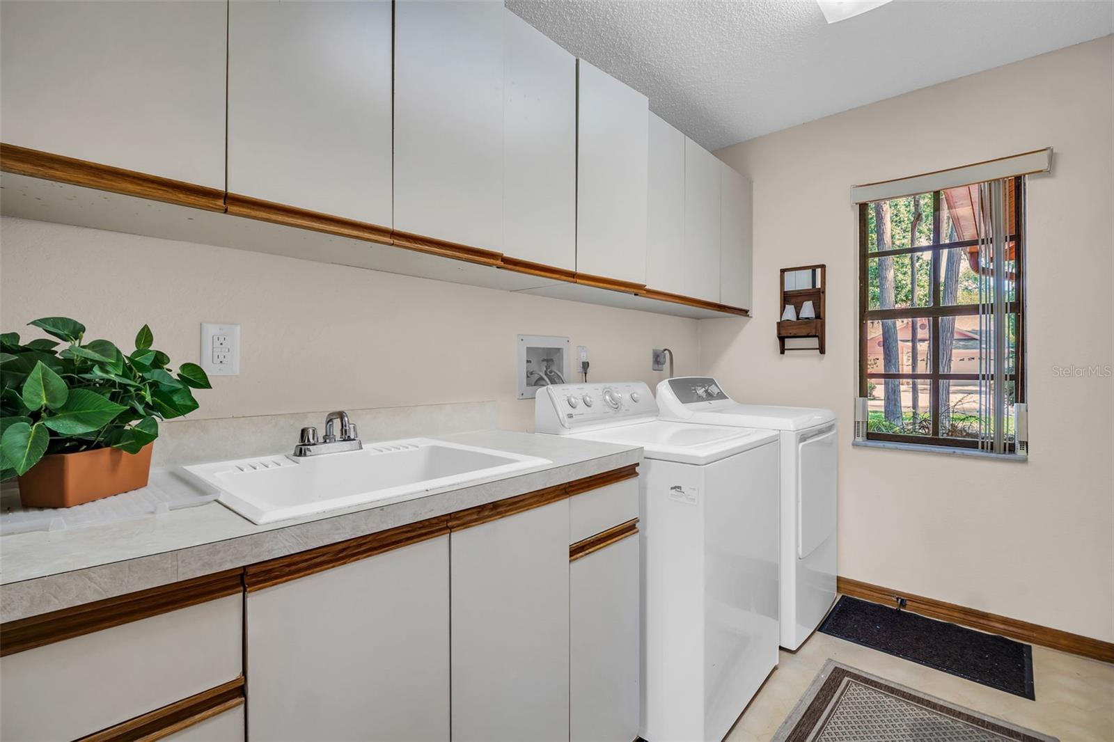 10 GREENHAVEN CIR