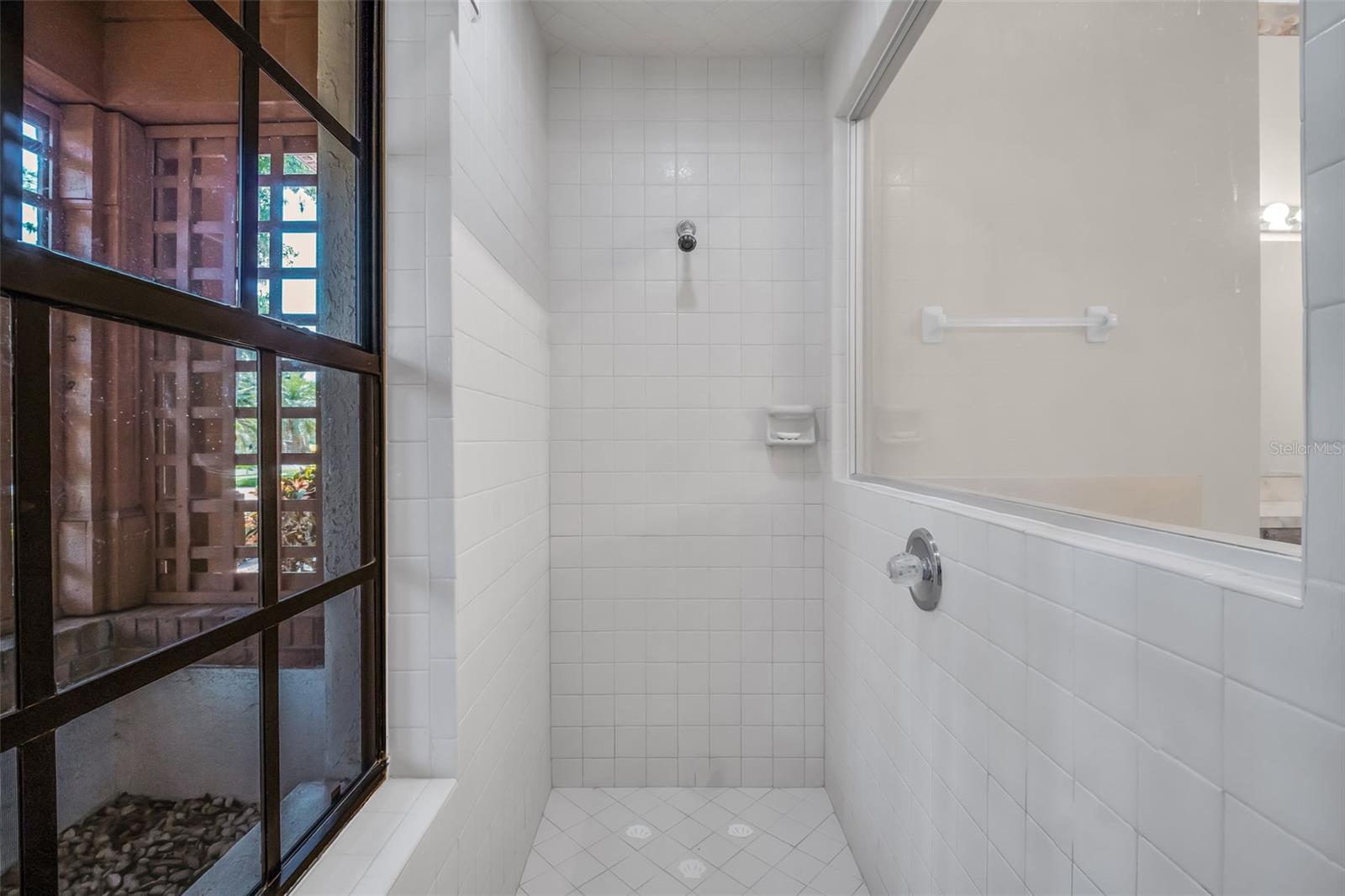 10 GREENHAVEN CIR