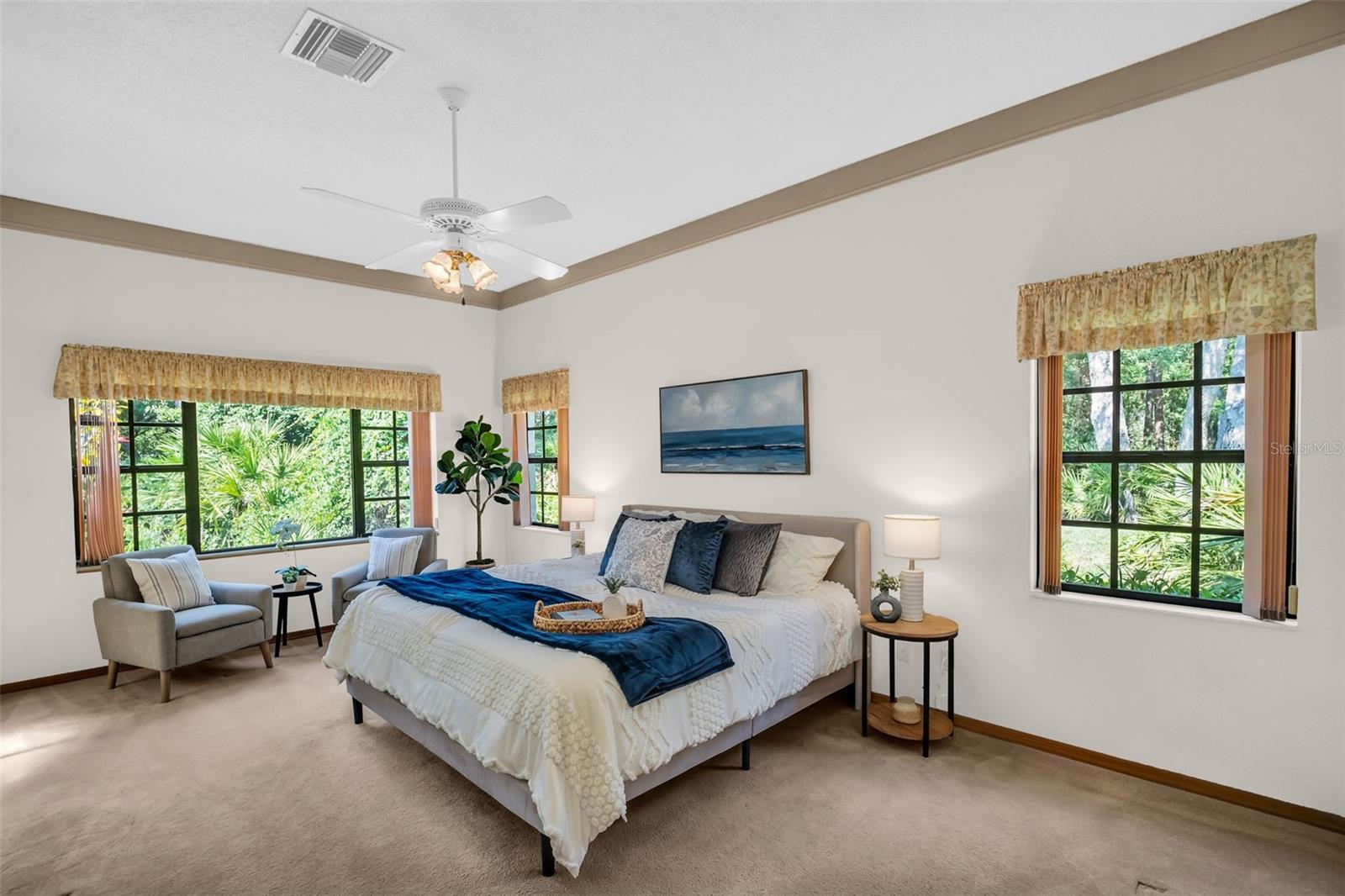 10 GREENHAVEN CIR