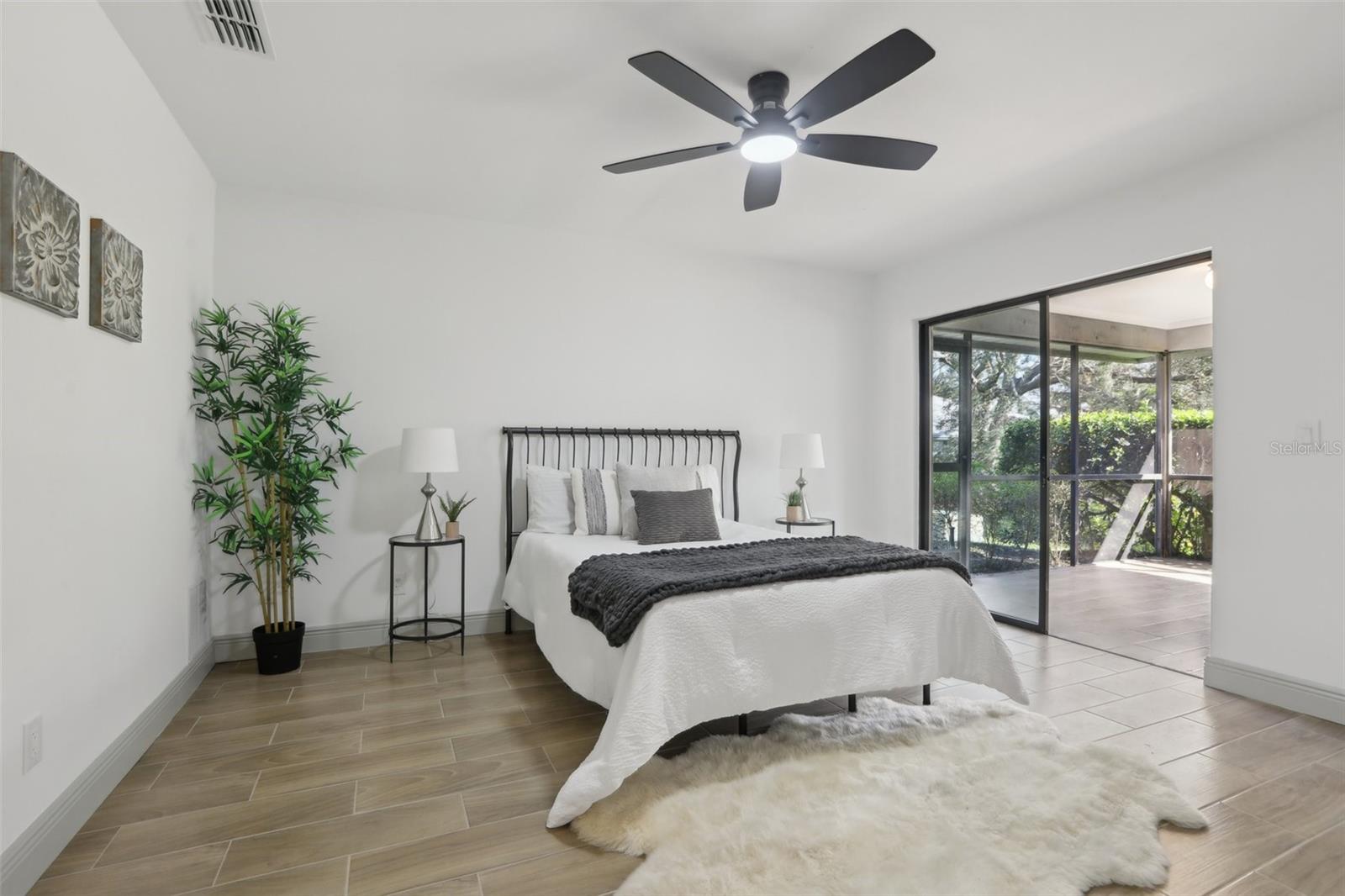 2725 COUNTRYSIDE BLVD #103