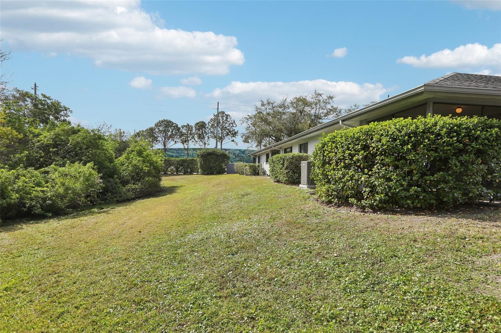 2725 COUNTRYSIDE BLVD #103