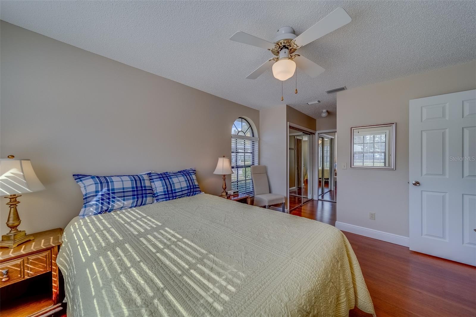 2749 COUNTRYSIDE BLVD #4