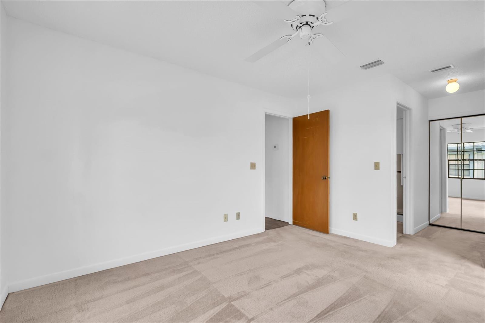 2749 COUNTRYSIDE BLVD #20