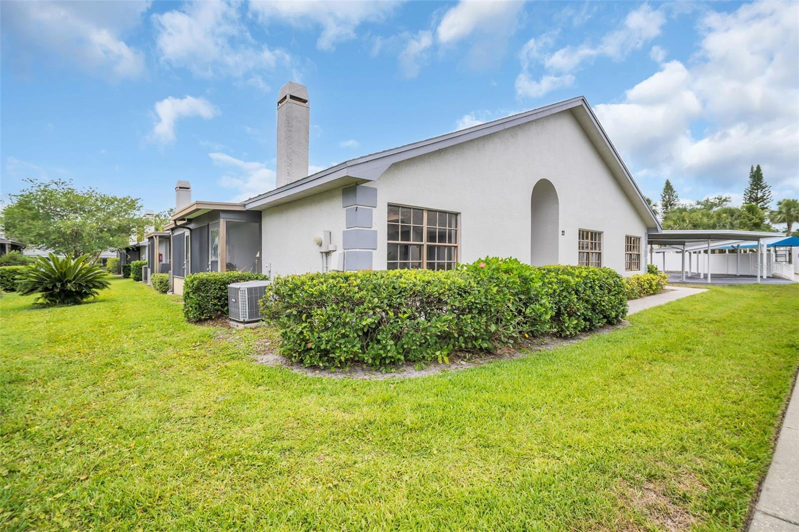 2749 COUNTRYSIDE BLVD #20