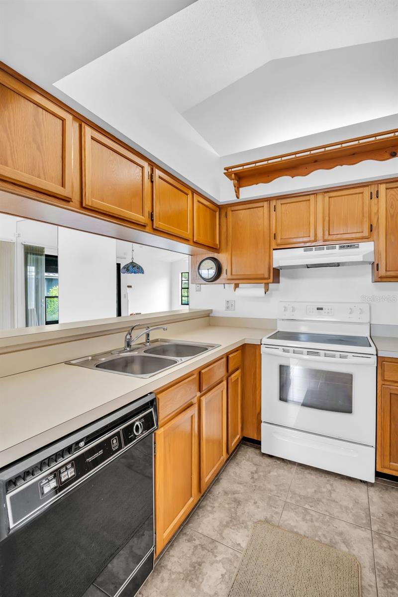 2749 COUNTRYSIDE BLVD #20