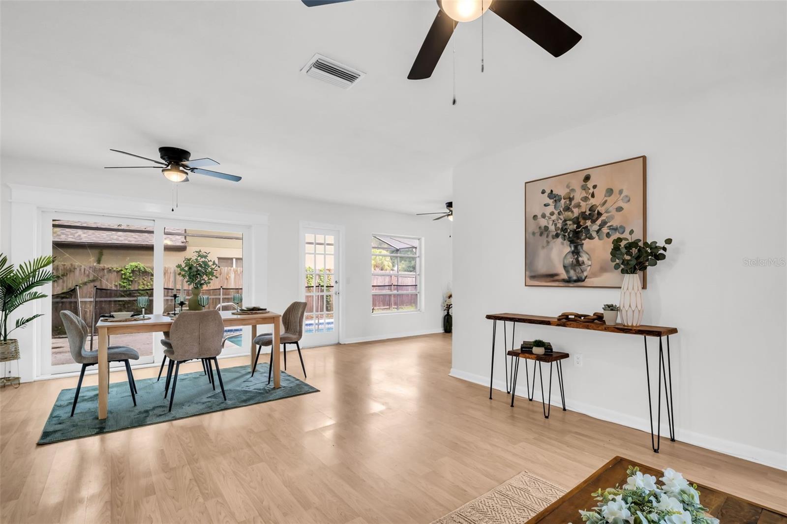 410 N CORONA AVE