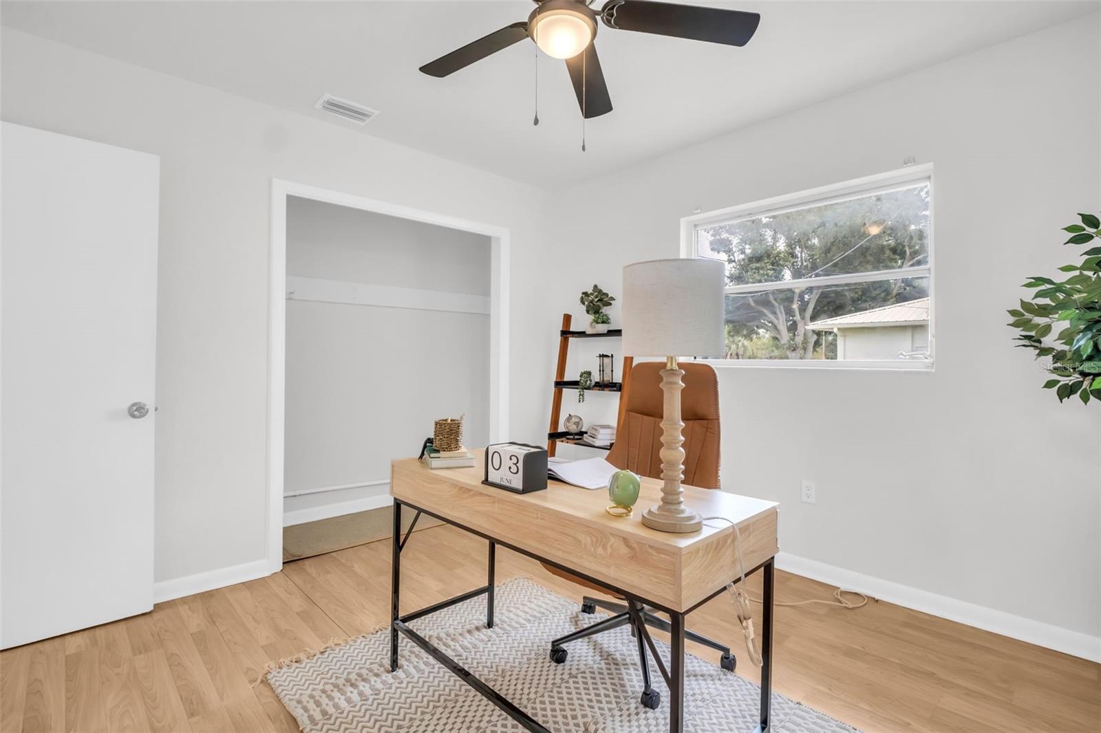 410 N CORONA AVE
