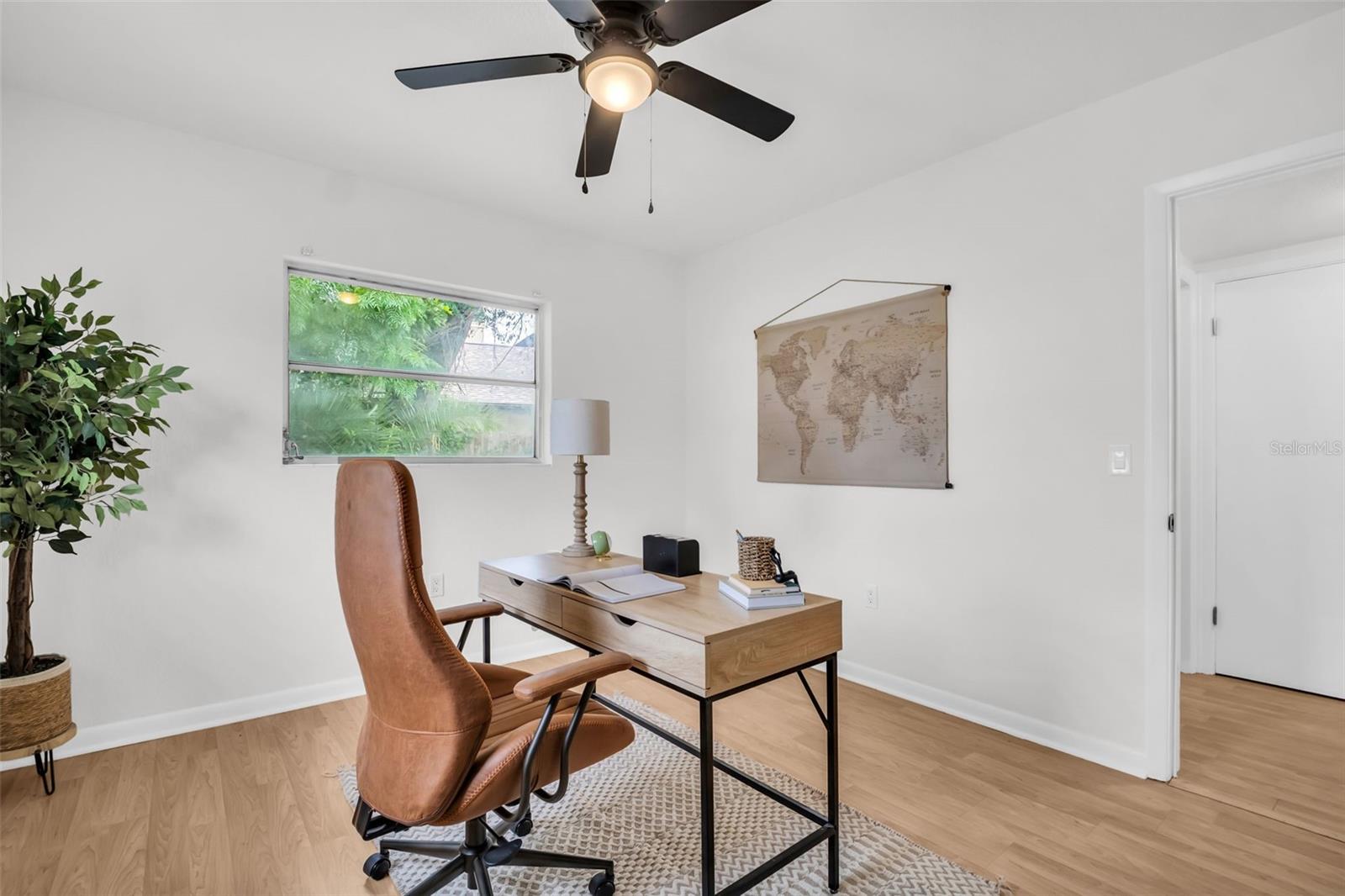 410 N CORONA AVE