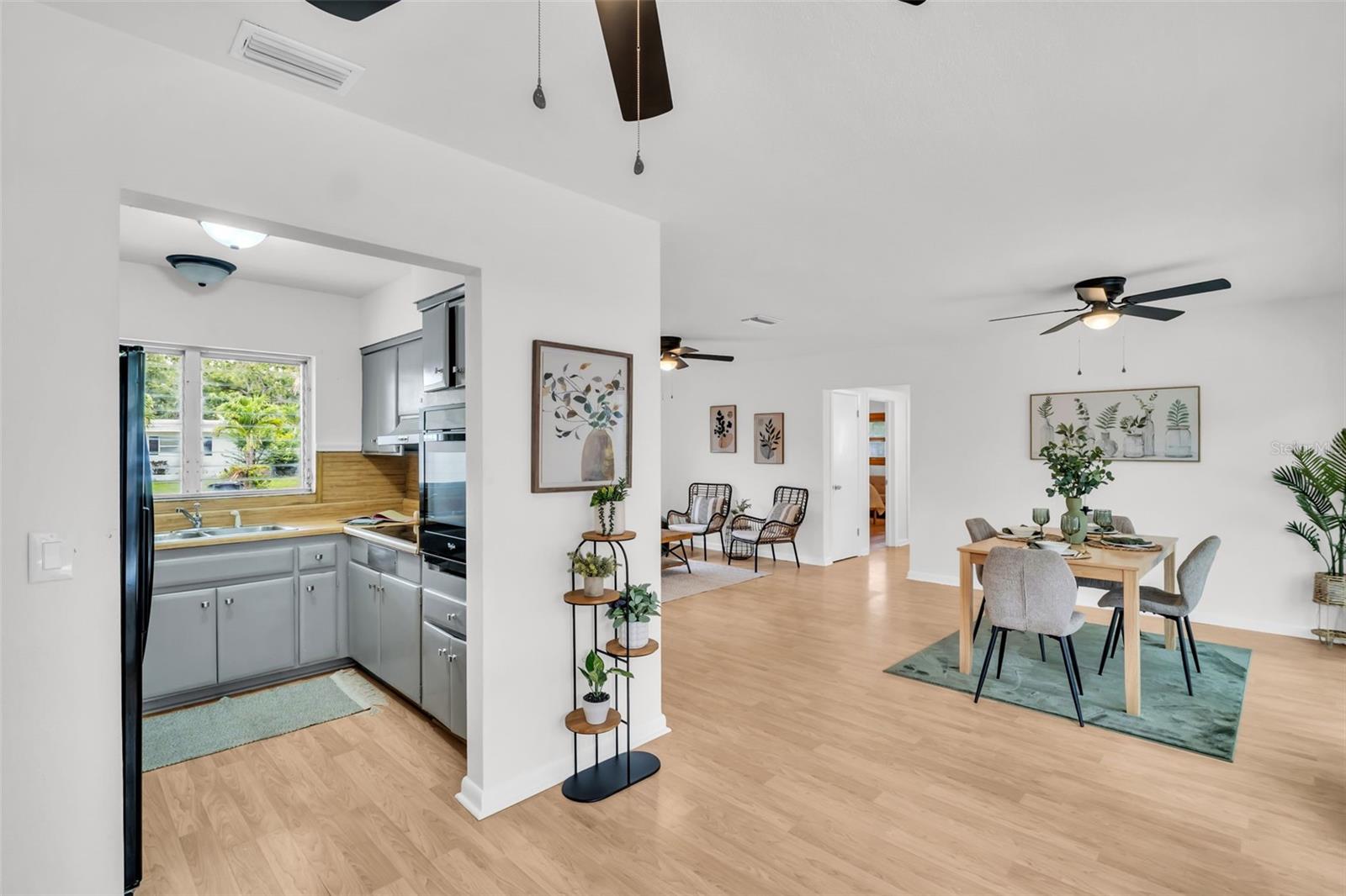 410 N CORONA AVE
