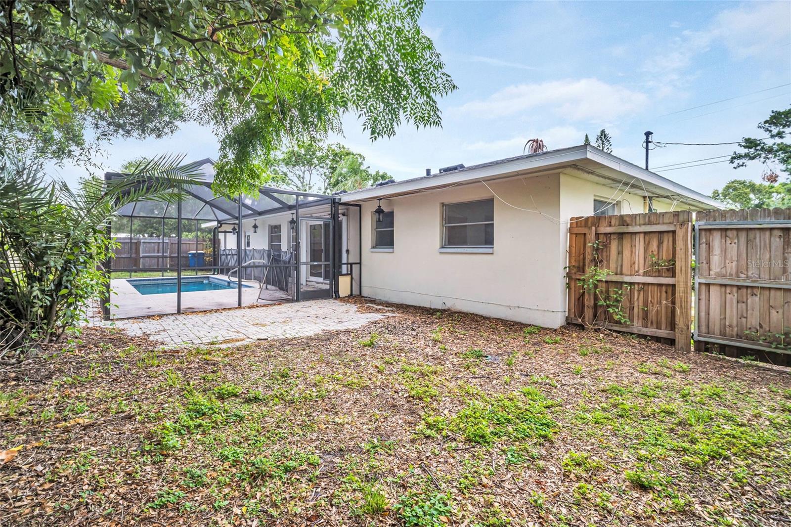 410 N CORONA AVE