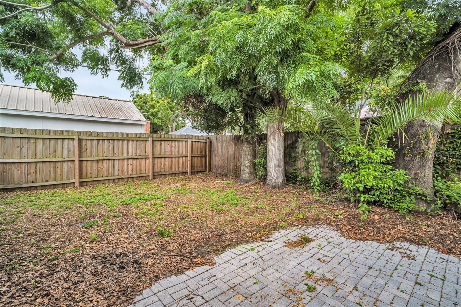 410 N CORONA AVE