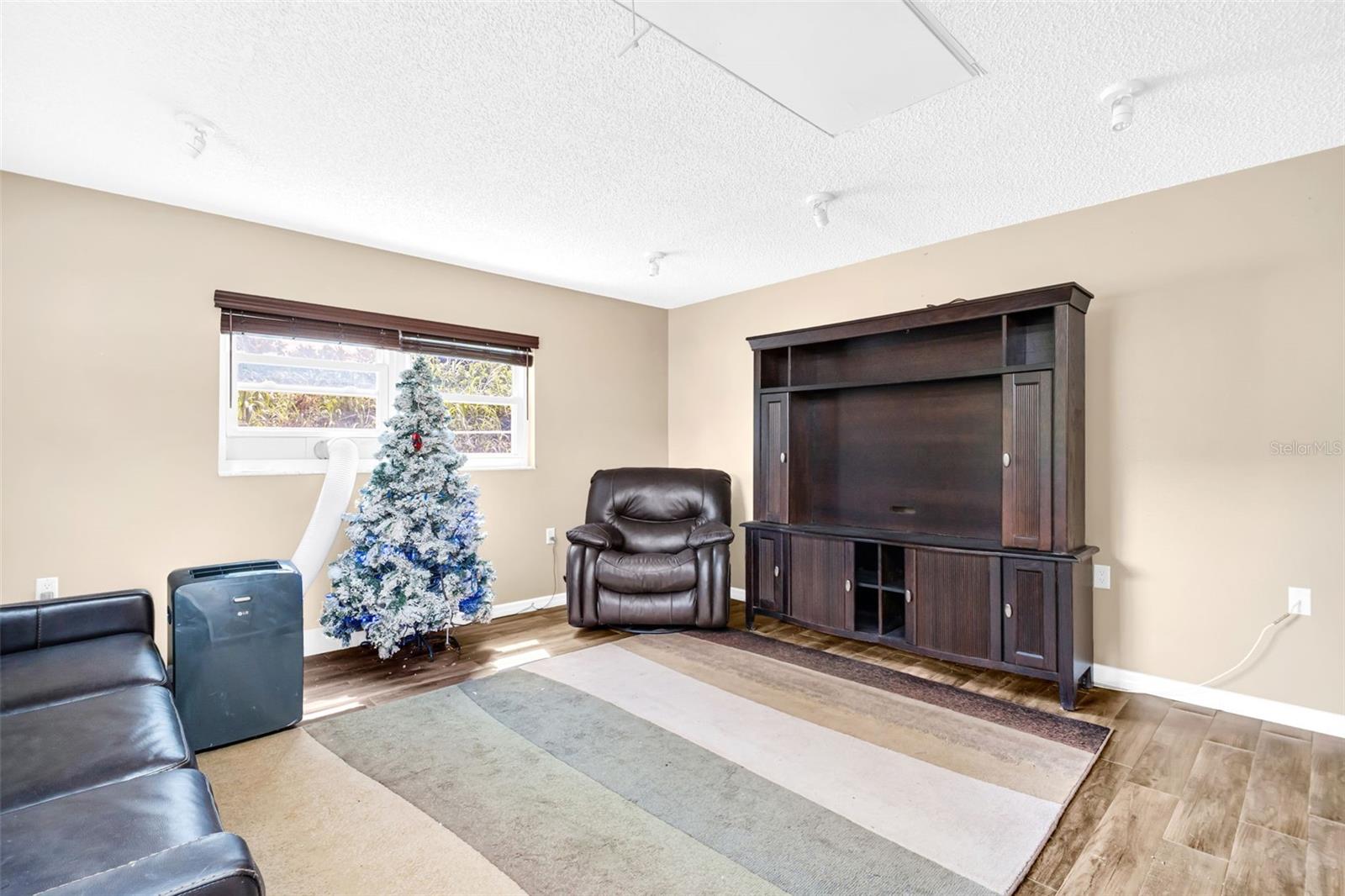 3436 SHORNCLIFFE LN